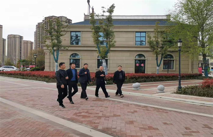 踐行承諾  務(wù)實(shí)管理  樹(shù)立標(biāo)桿 ——阜南縣房地產(chǎn)市場(chǎng)專項(xiàng)檢查組赴名邦運(yùn)河印象項(xiàng)目檢查側(cè)記
