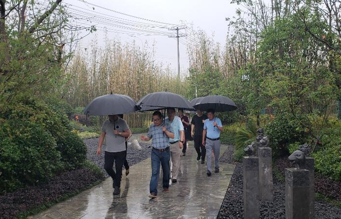 名邦地產(chǎn)”四盤”聯(lián)動 ——名邦地產(chǎn)集團總經(jīng)理一行視察各待售項目現(xiàn)場
