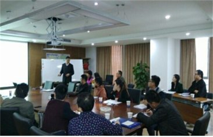 “從線上到線下，從自主學習到共同分享”——記集團管理沙龍地產(chǎn)專場
