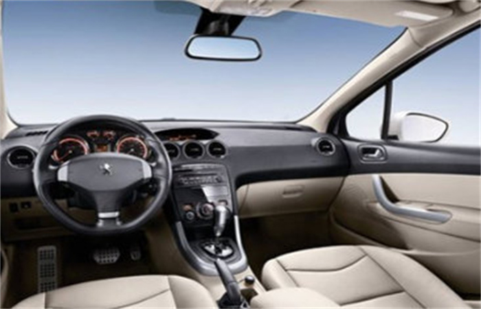 全新408內飾細節(jié)搶先曝光1111
