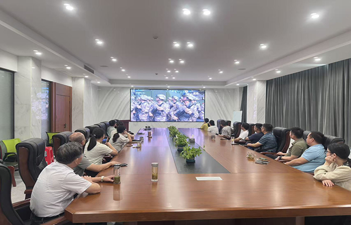 激發(fā)愛國情懷 砥礪奮進(jìn)力量——康健物流組織收看抗戰(zhàn)勝利80周年閱兵盛況