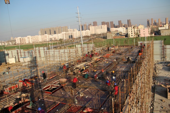 前進中的名邦 奔跑中的公館 