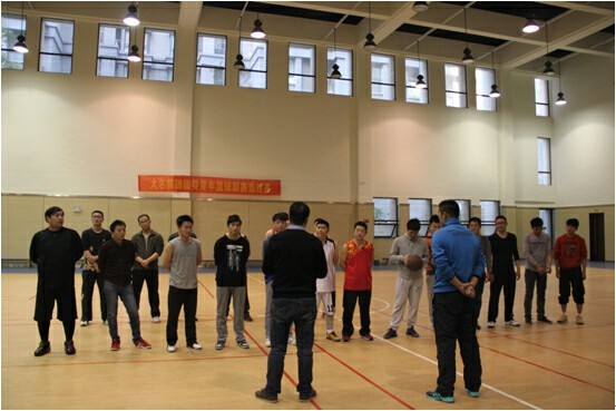 “揮灑汗水、點燃激情、釋放青春正能量”